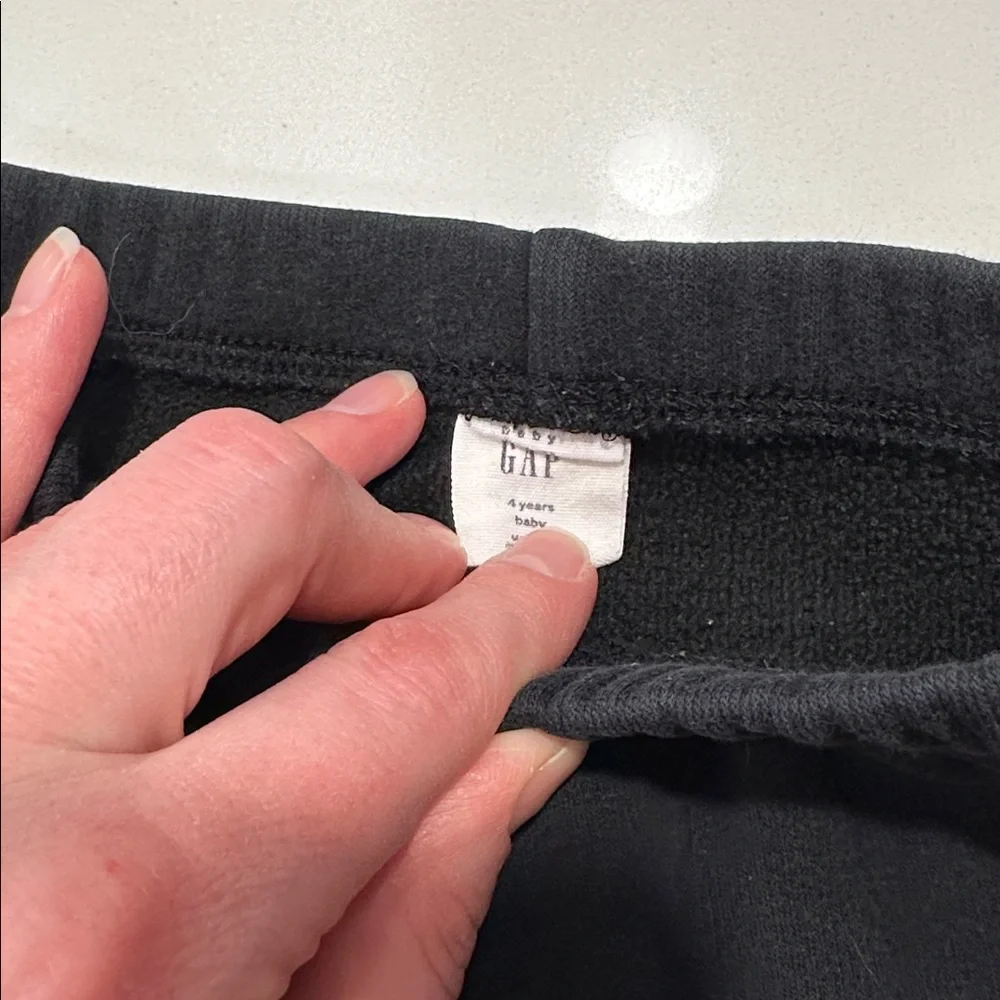 Gap baby girls black fleece lined leggings size 4 🖤